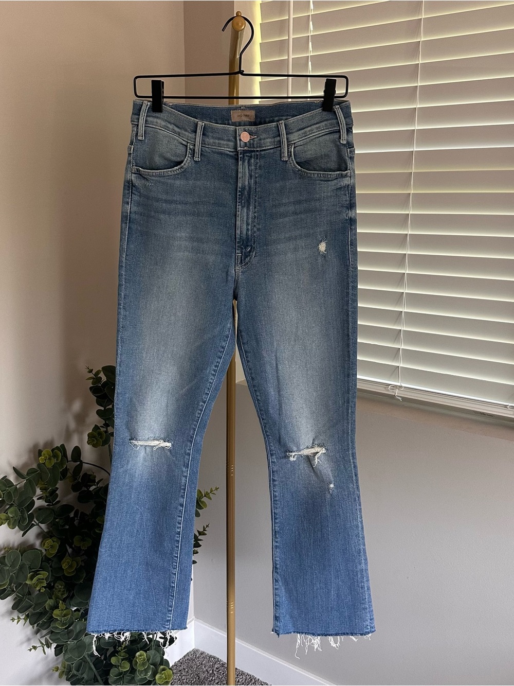 MOTHER Light Blue Distressed Cropped Ankle Jeans